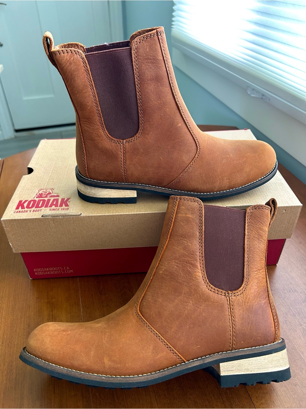 NIB Kodiak Alma Waterproof Leather Chelsea Boots Barley Brown Women’s Size 8.5